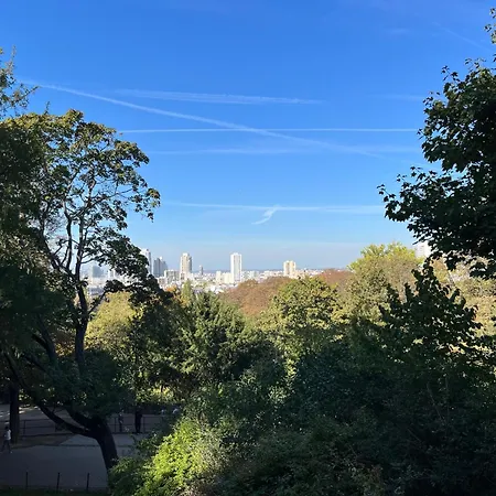 2 Pièces Neuf Buttes Chaumont * Parigi
